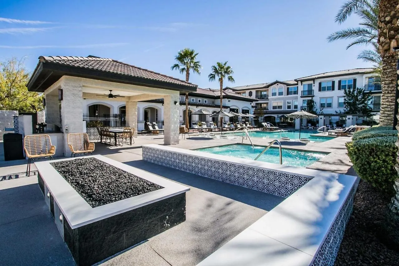 Beautiful Townhome With Garage In Las Vegas